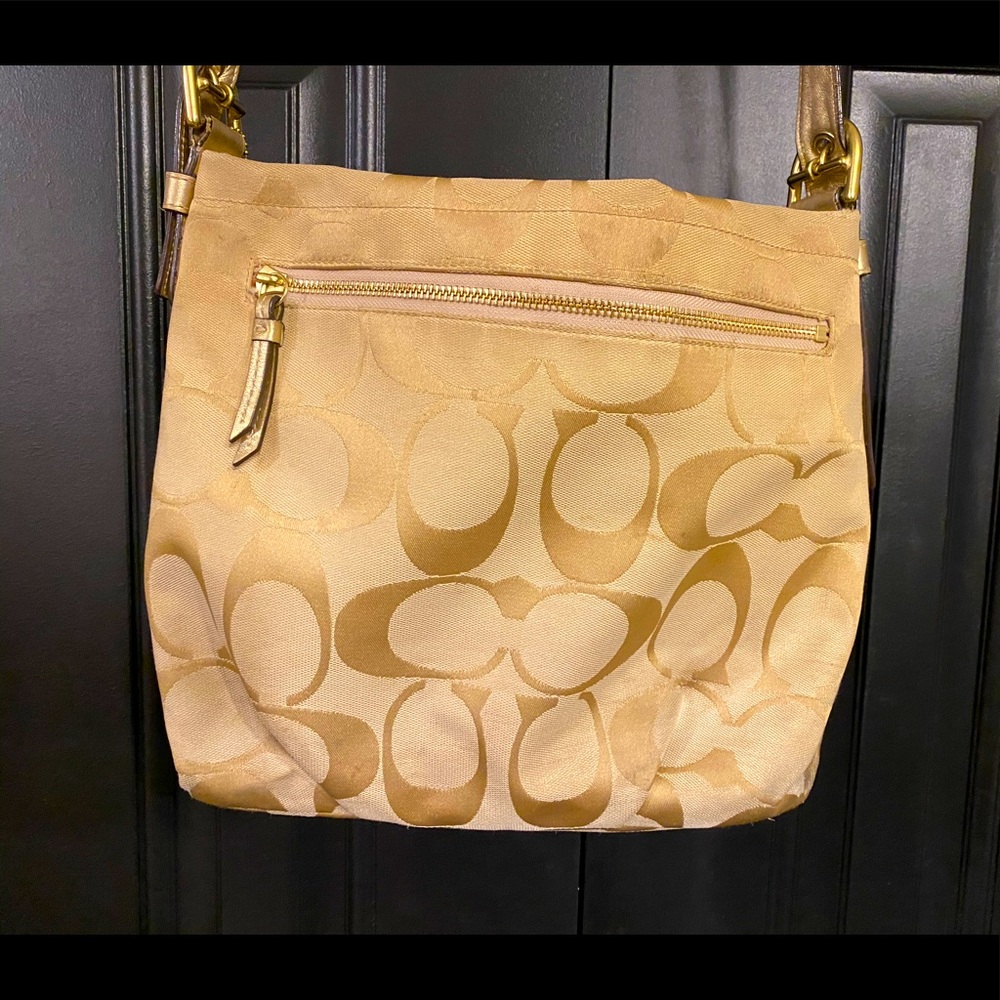 Coach Poppy Signature C Large Carly Bag